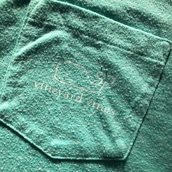 Vineyard Vines T - Picture 3 of 4